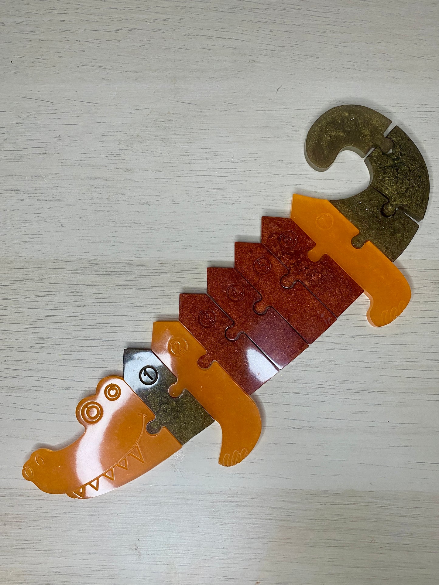 Puzzle Crocodile - Orange, Bronze et Vert